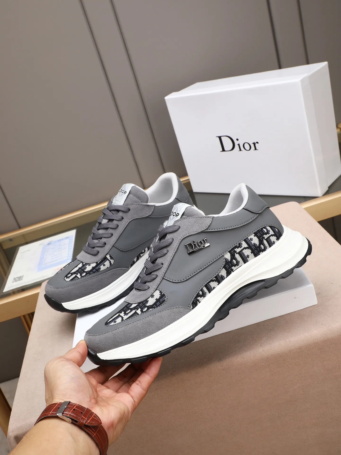 Men's shoes 💰P460 Dior's avant-garde and versatile fashionable men's shoes are privately modeled, calfskin stitched with Dior's special waterproof fabric, fashionable, simple, elegant, trendy, eye-catching, and pursuing class. It will subvert old ideas and be a must-have for fashionistas who want to spend time with you! Must keep it for yourself! High-end comfort but low-end, high-end quality workmanship. Code number: 38-44 (45 customized) 3 colors for your choice [kiss][kiss][kiss]